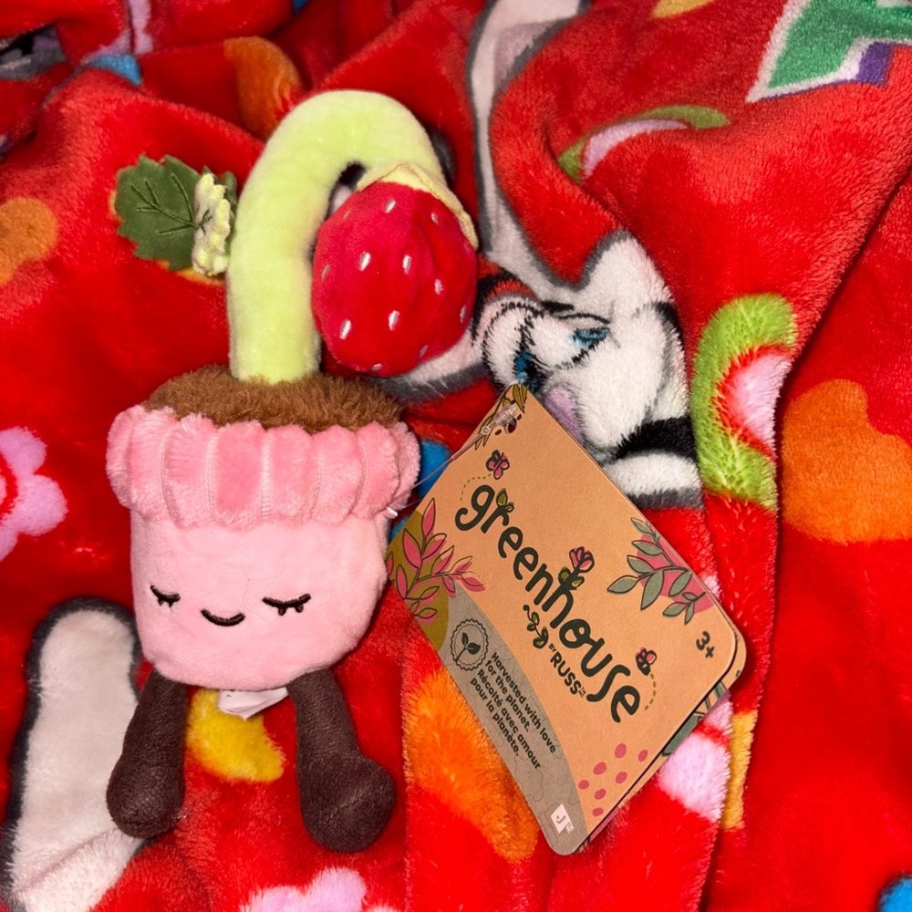 NWT Greenhouse Russ Plush Strawberry Potted Plant 6 INCHES Kaitlyn” QUICK SHIP - Picture 4 of 4